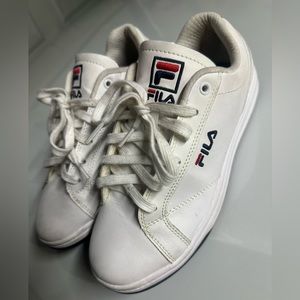 Women size 9 Fila Tennis shoes